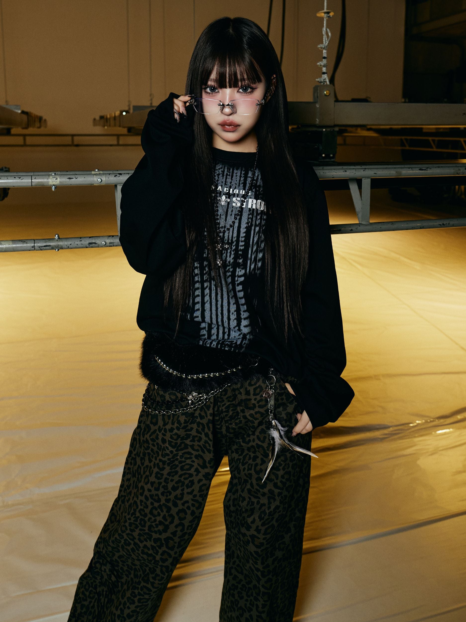 【ユニセックス】グラフィックロゴロンT