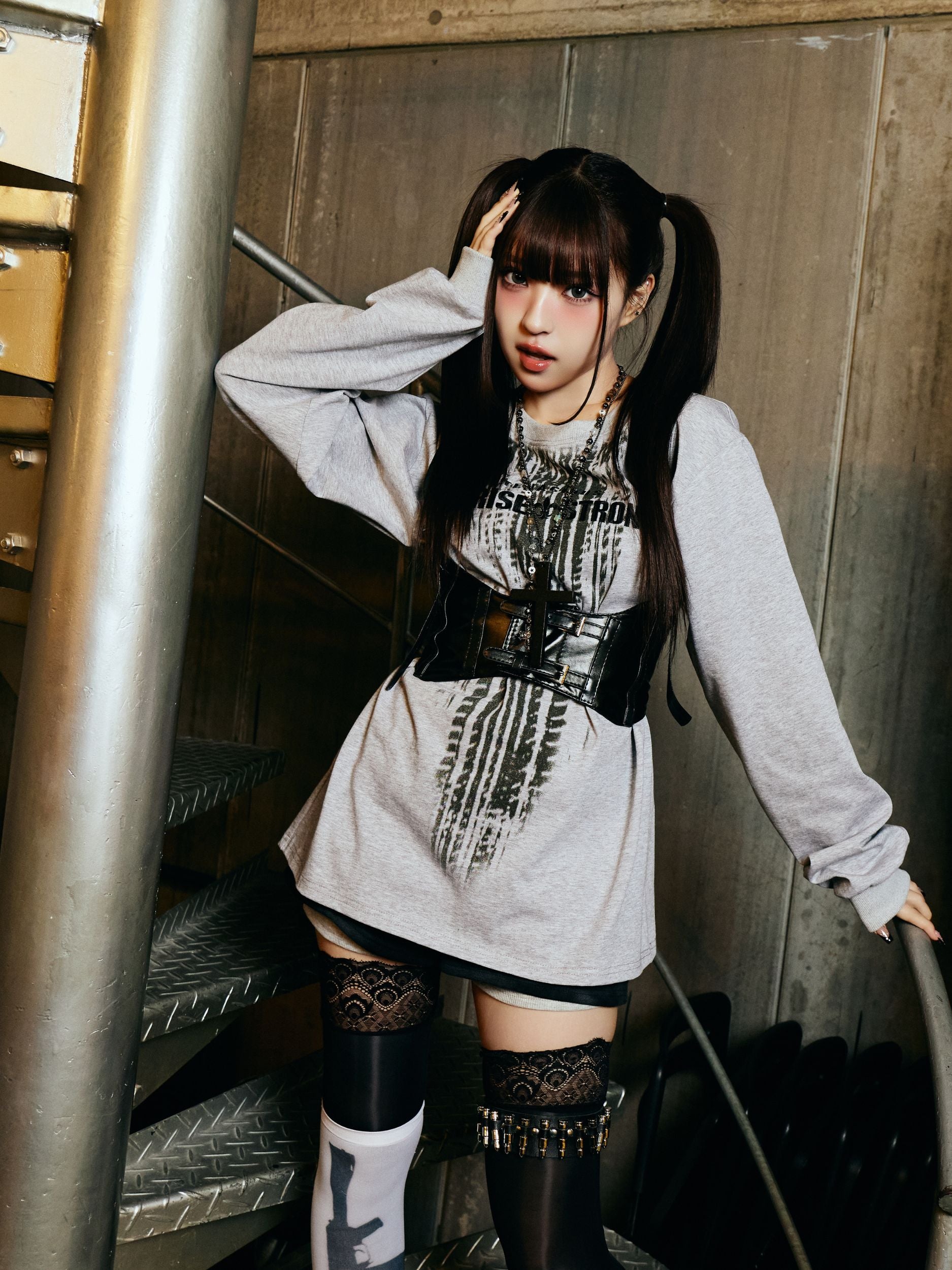 【ユニセックス】グラフィックロゴロンT