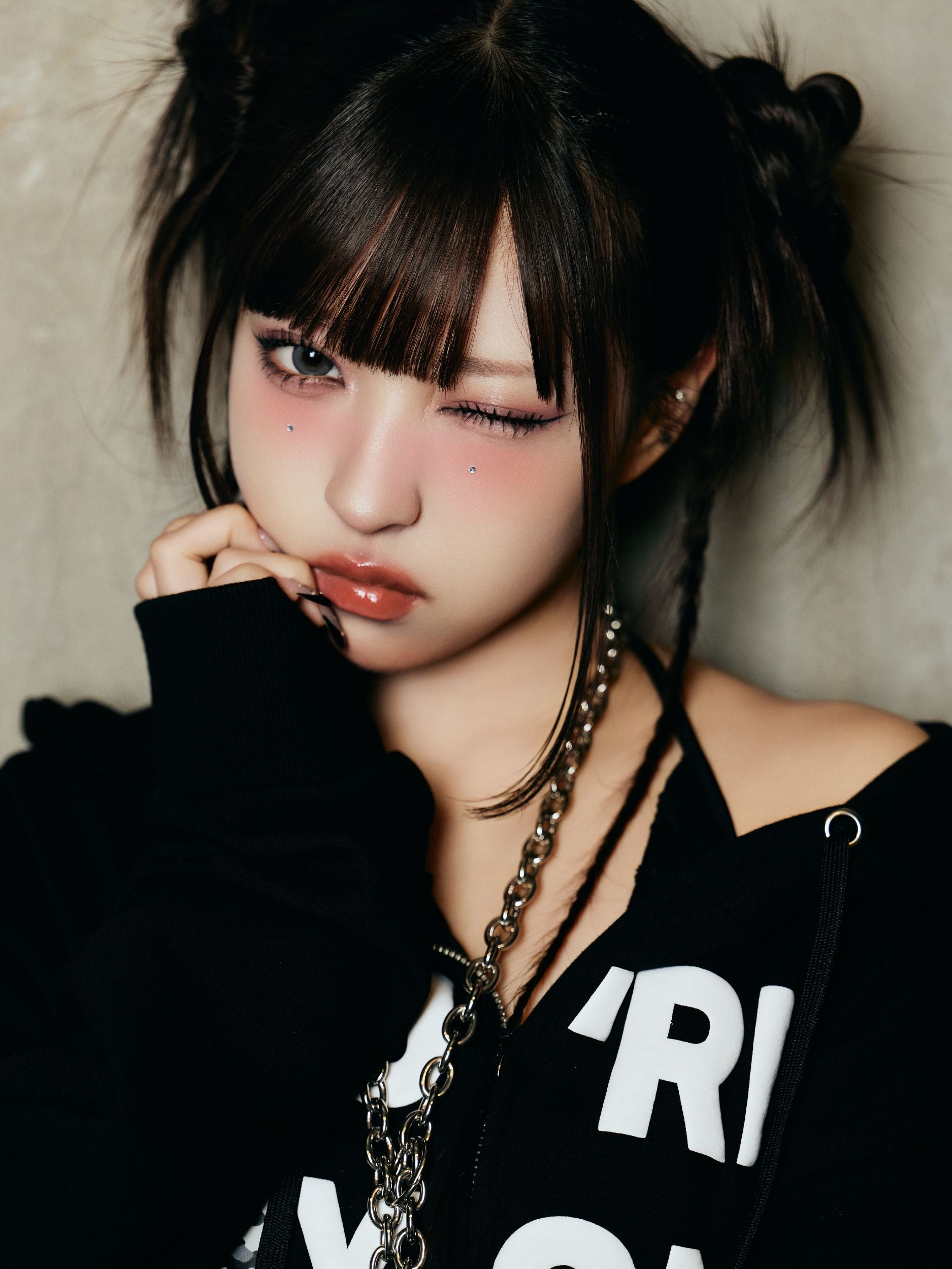 【ユニセックス】立体ロゴビッグZIPパーカー