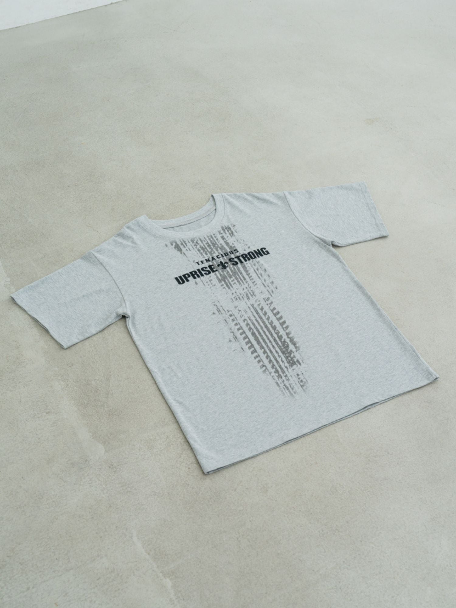 【ユニセックス】グラフィックロゴTシャツ
