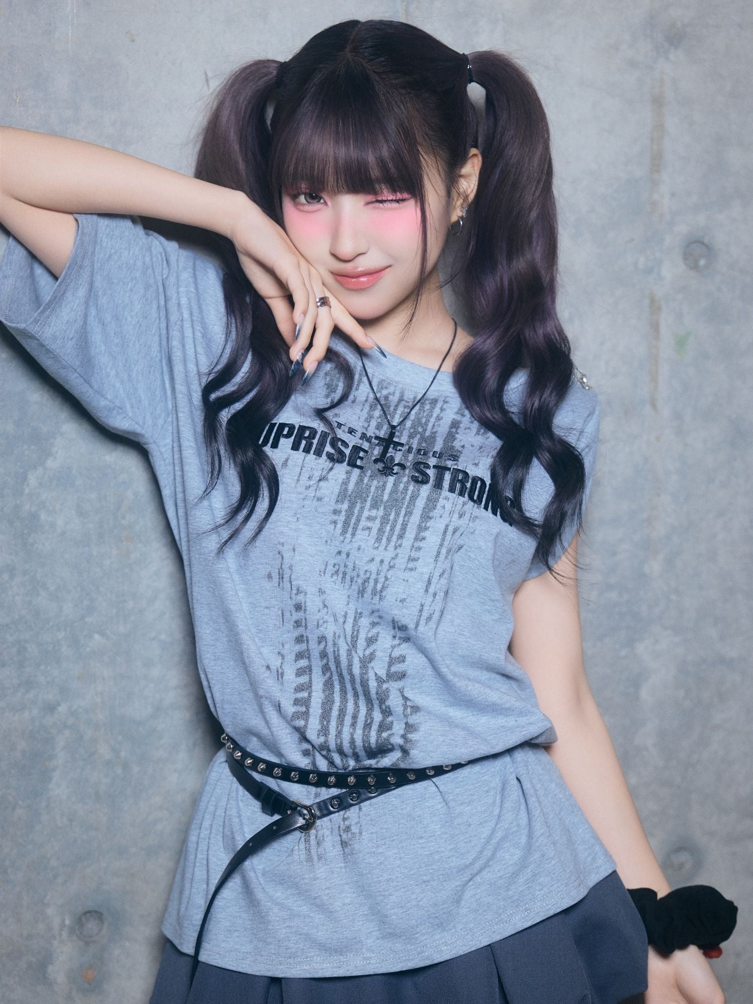 【ユニセックス】グラフィックロゴTシャツ