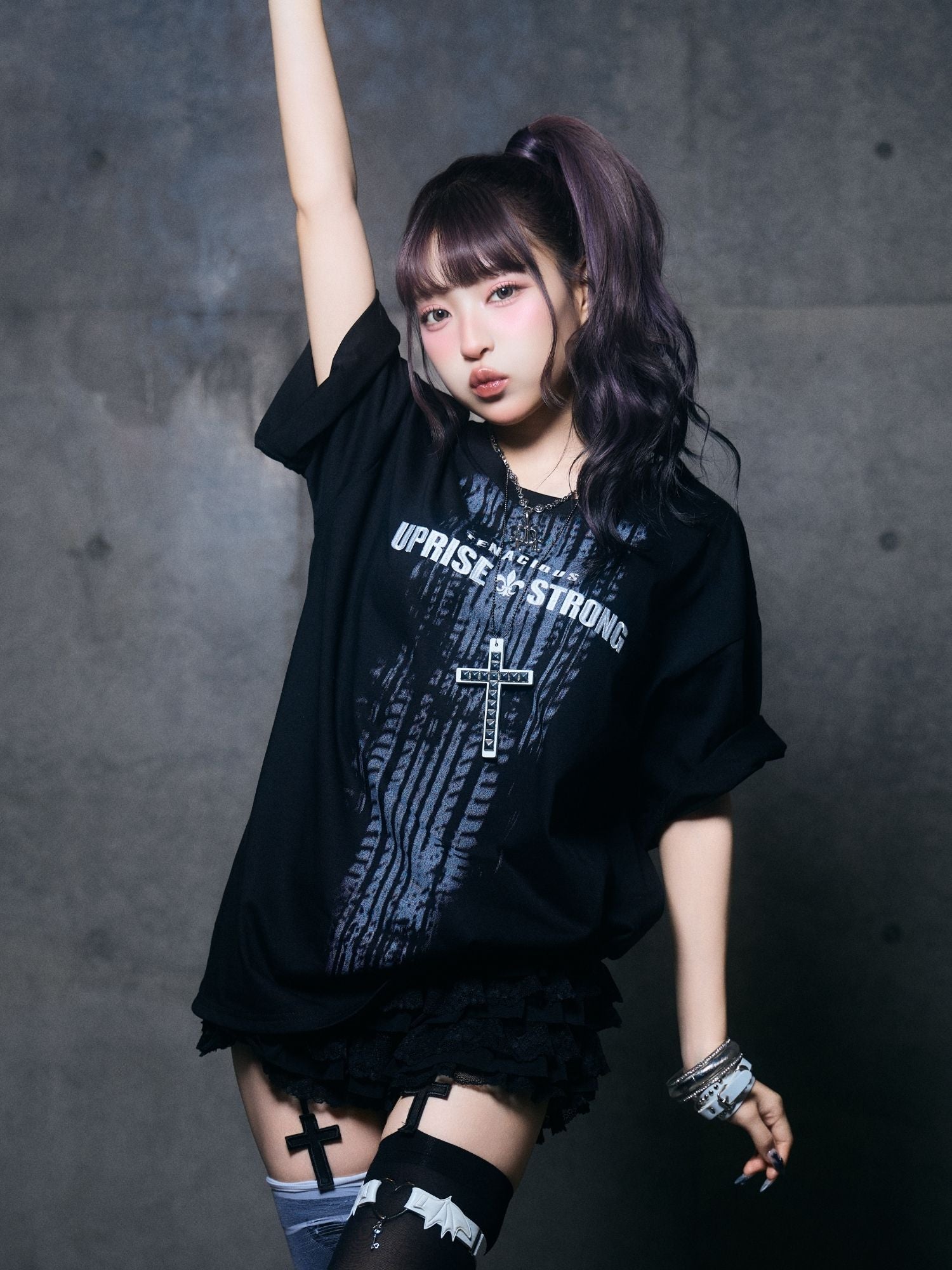 【ユニセックス】グラフィックロゴTシャツ