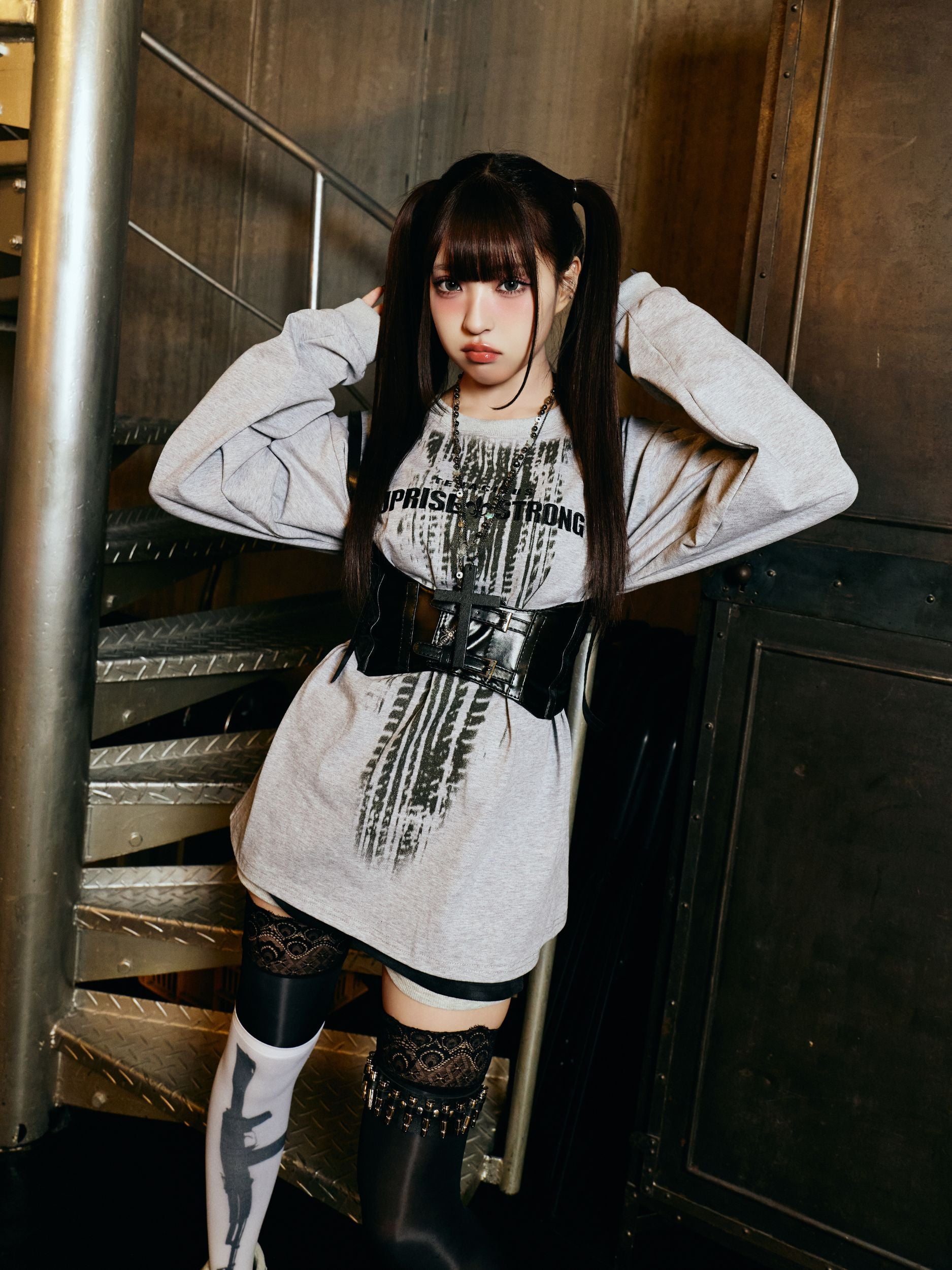 【ユニセックス】グラフィックロゴロンT