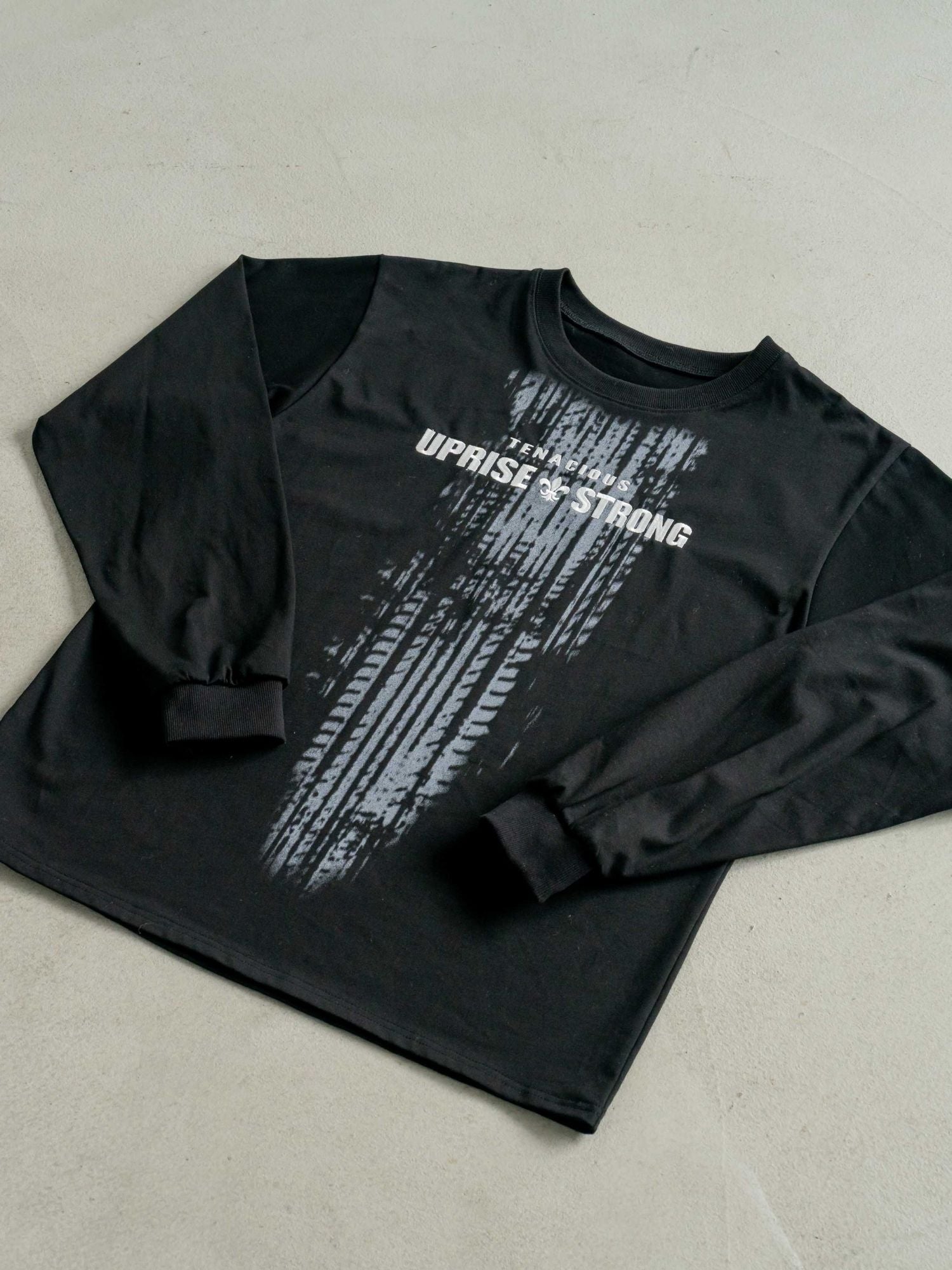 【ユニセックス】グラフィックロゴロンT