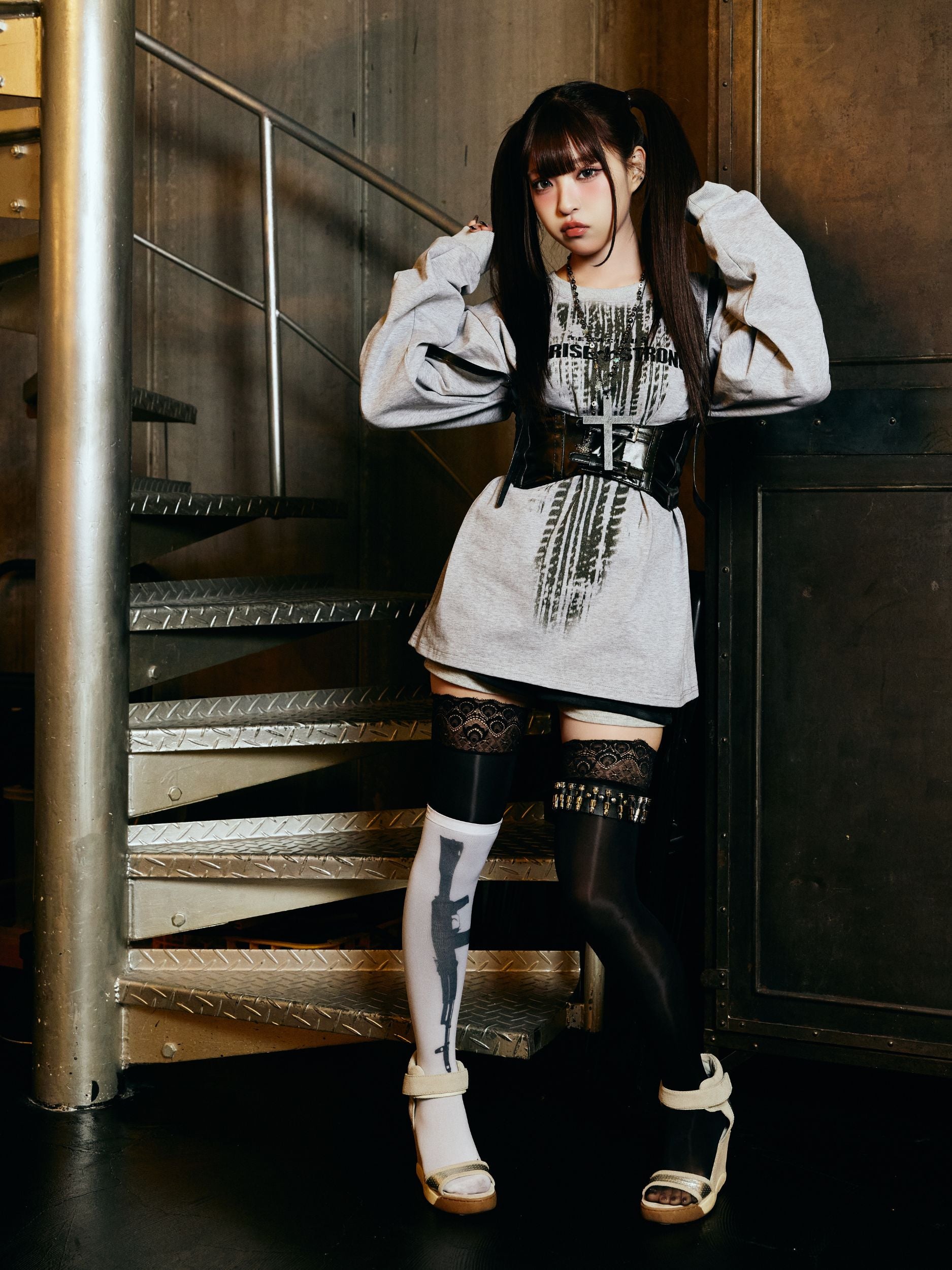 【ユニセックス】グラフィックロゴロンT