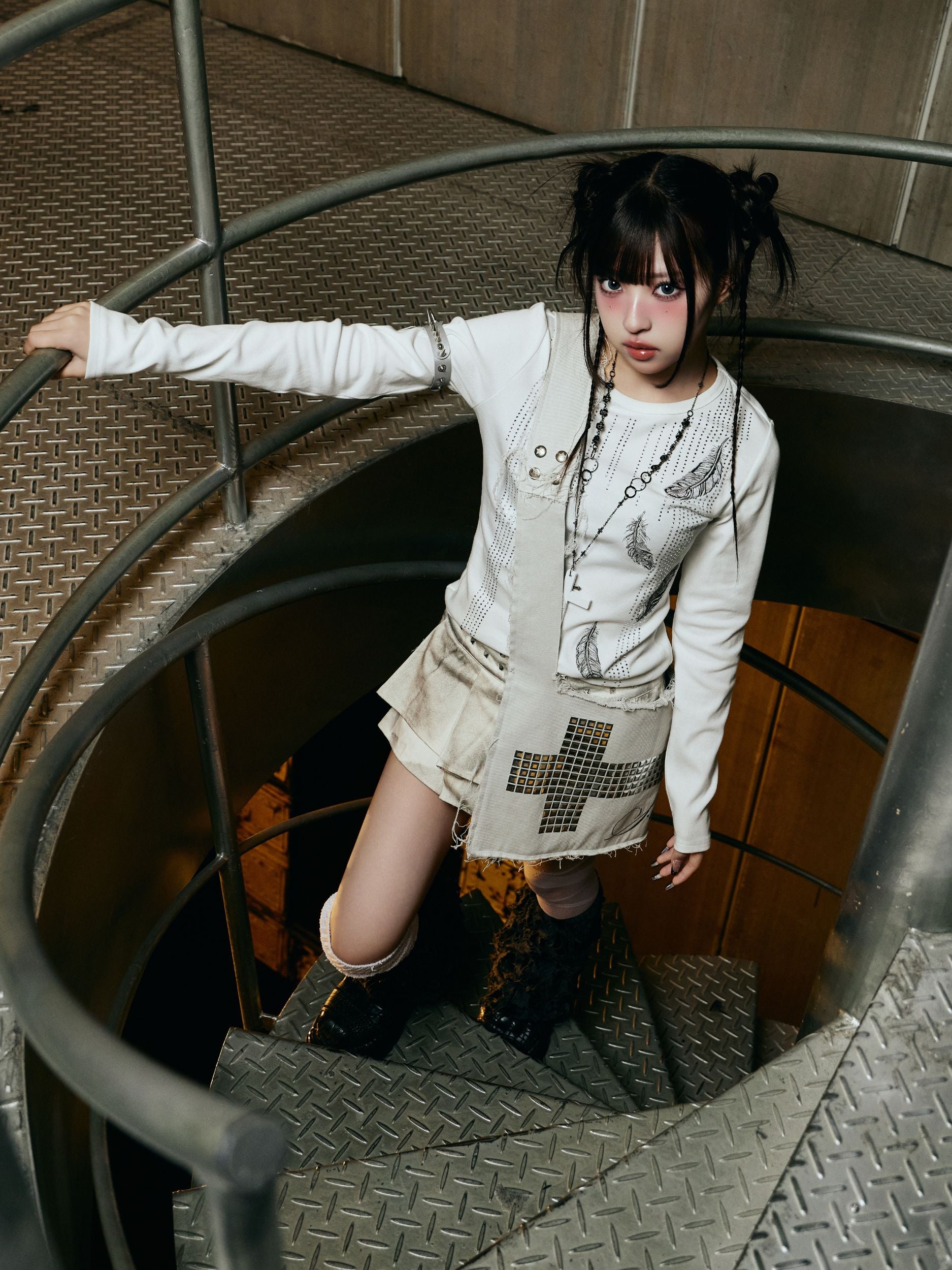 フェザーラインストーンロンT