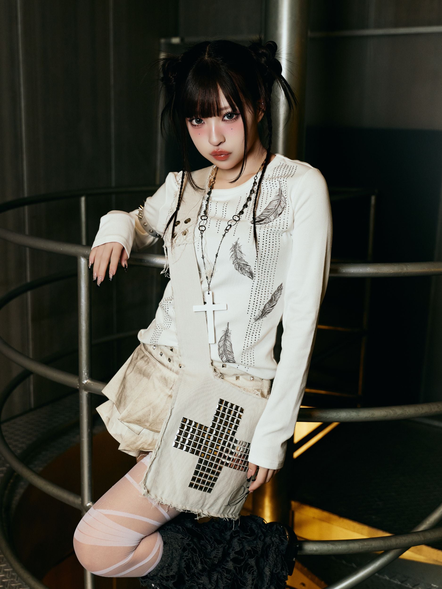 フェザーラインストーンロンT