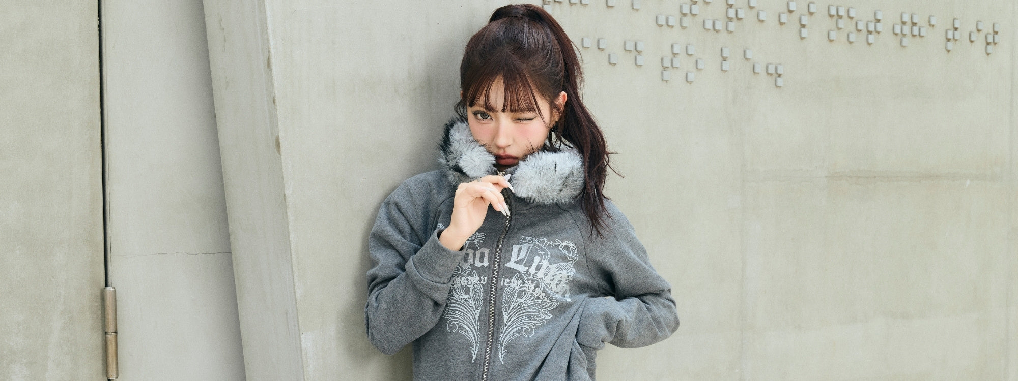 Mixmii ファー付きダブルジップスウェットパーカー Mixmii ファー付きダブルジップスウェットパーカー ユニセックス