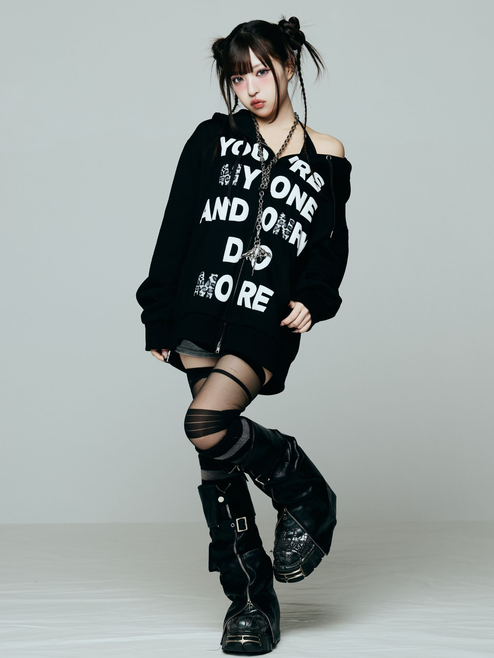 ユニセックス】立体ロゴビッグZIPパーカー