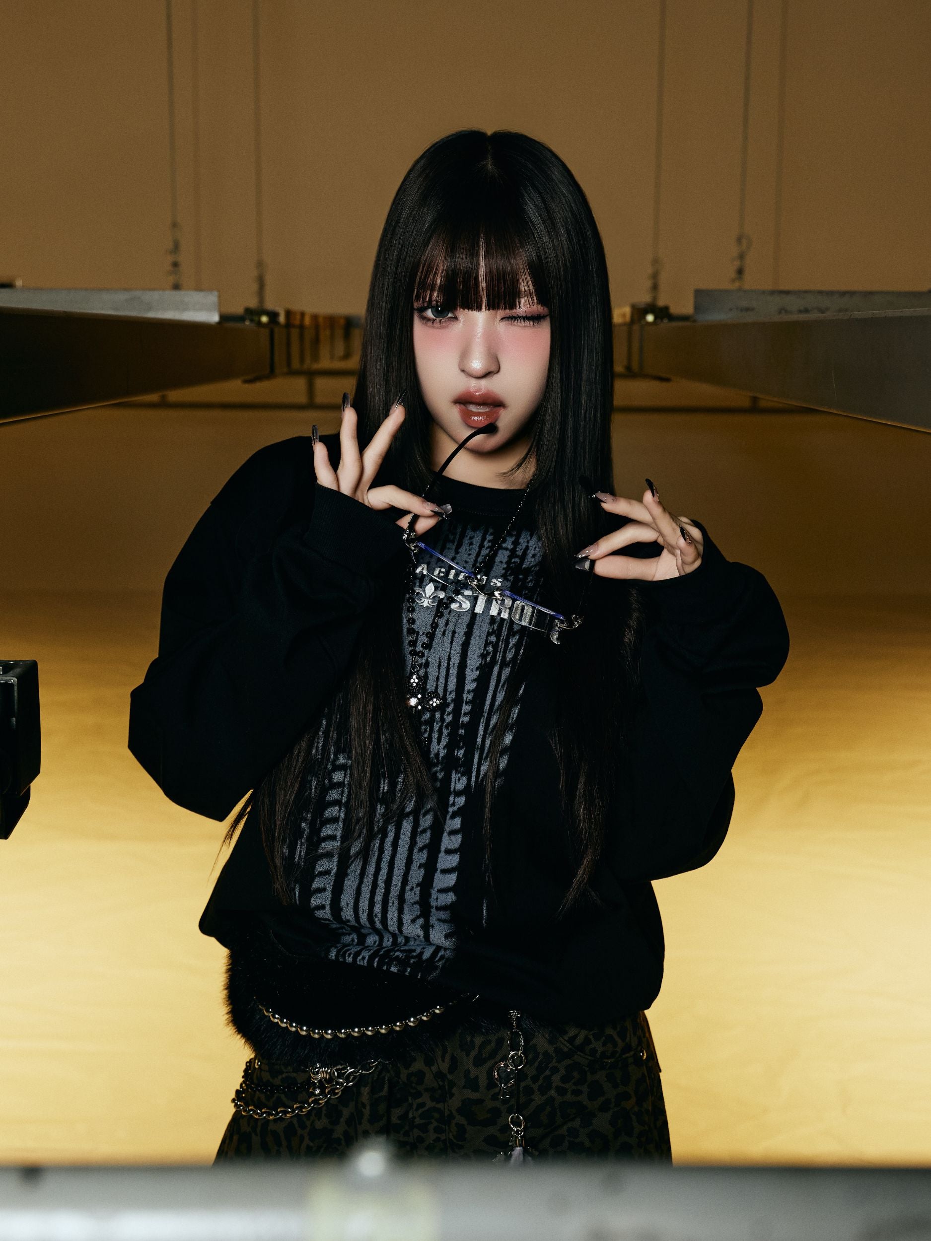 【ユニセックス】グラフィックロゴロンT