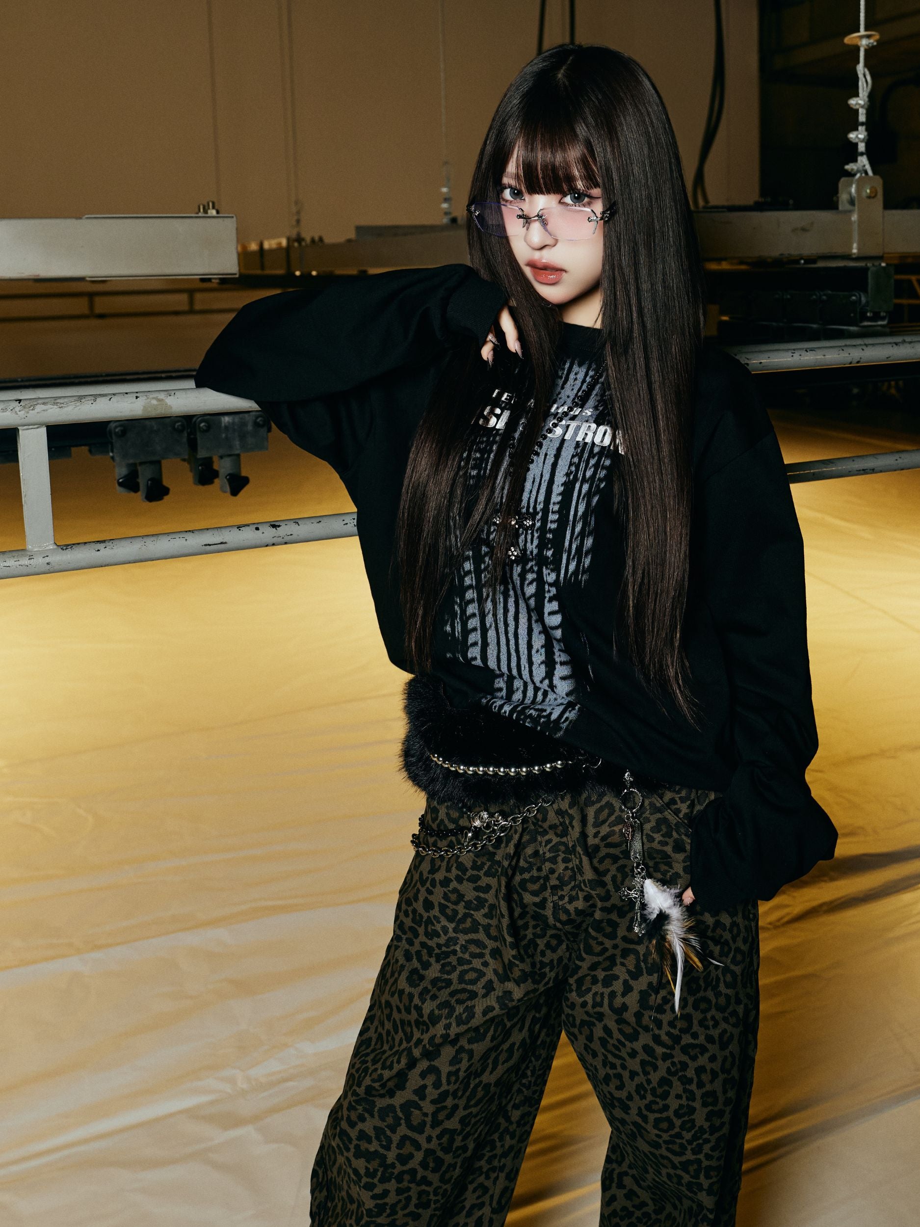 【ユニセックス】グラフィックロゴロンT