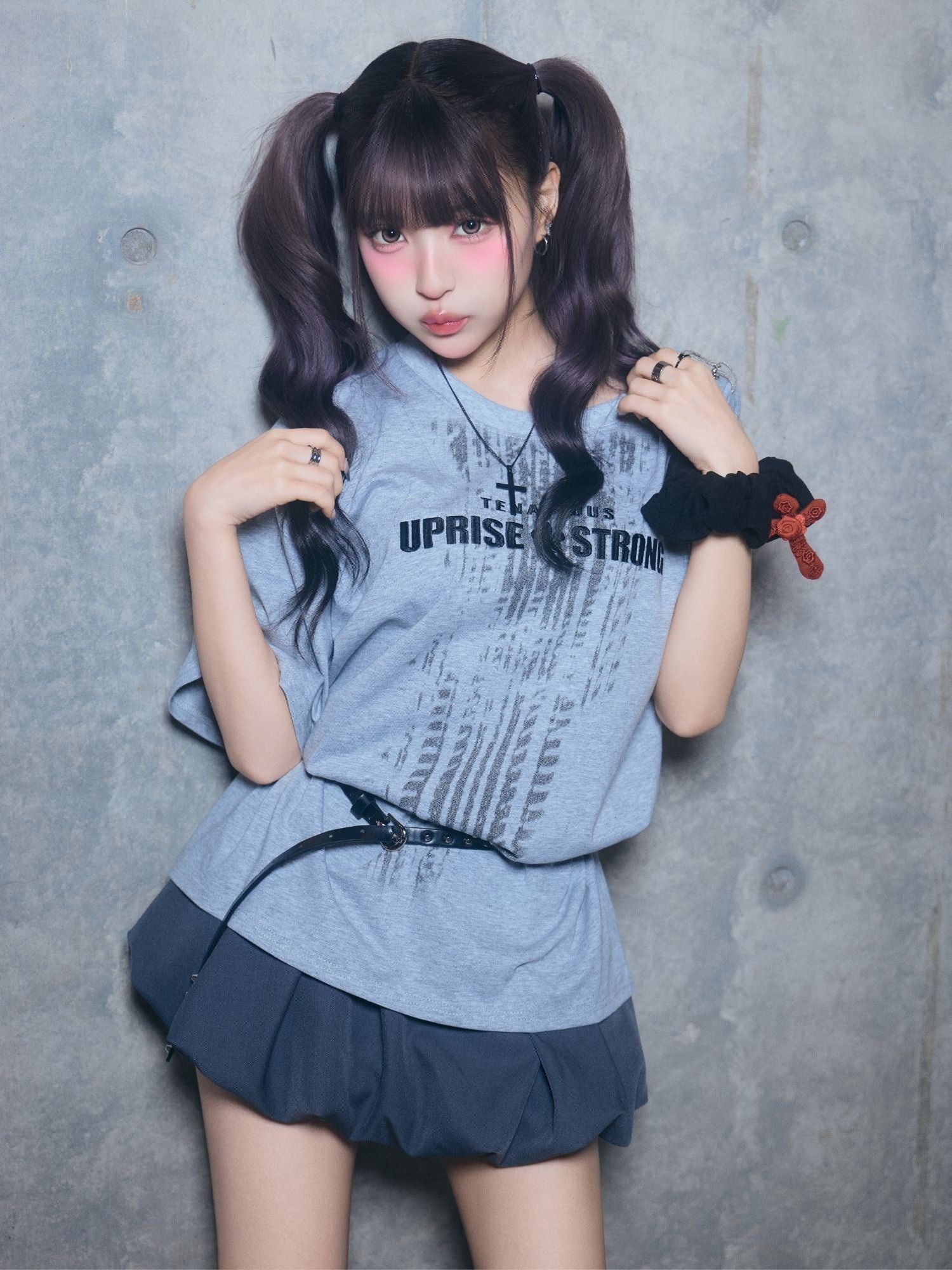 【ユニセックス】グラフィックロゴTシャツ