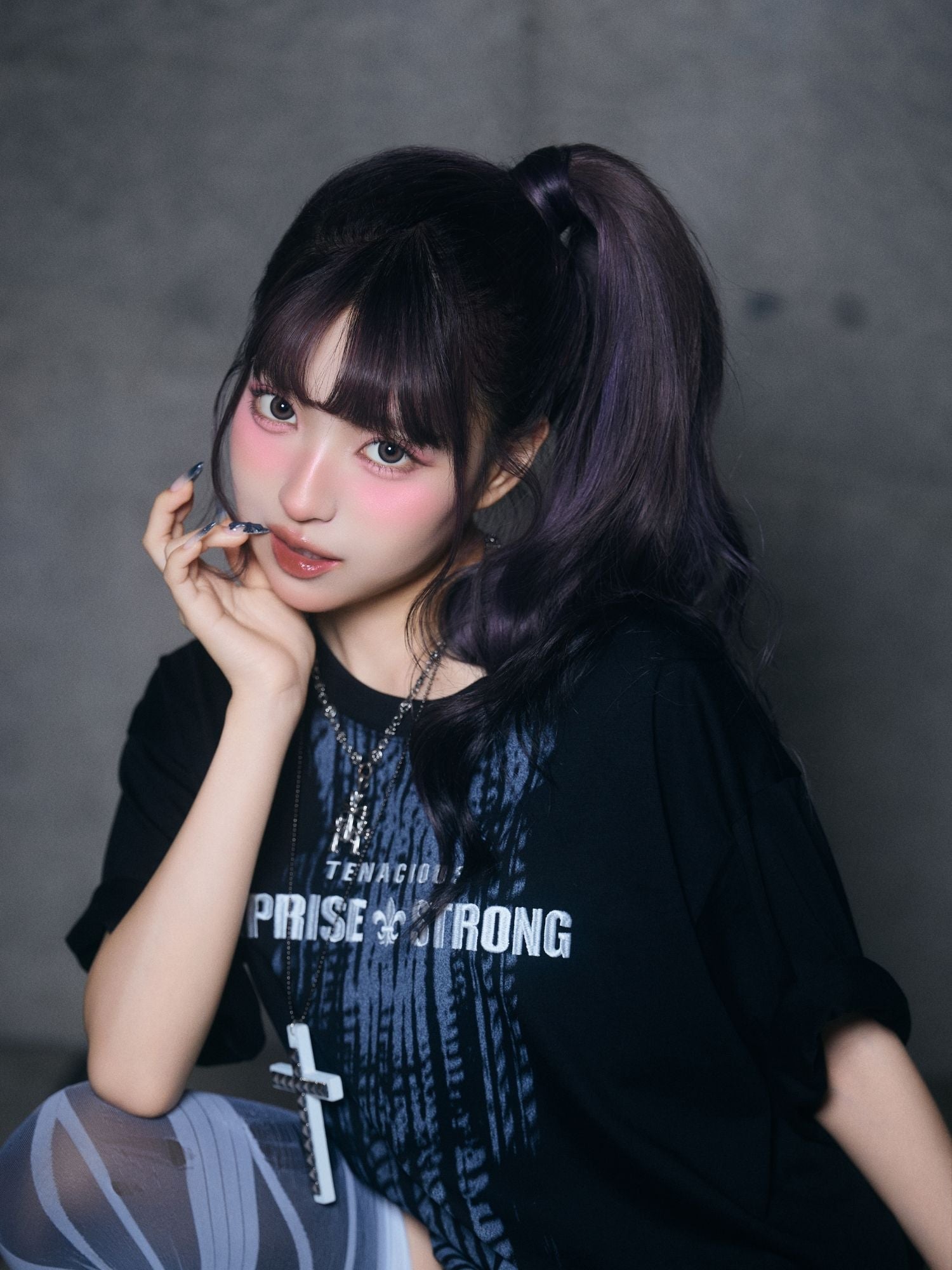 【ユニセックス】グラフィックロゴTシャツ